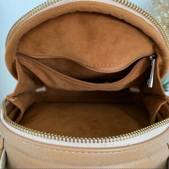 Neutral Camera Shoulder Bag - Picture 4 of 6